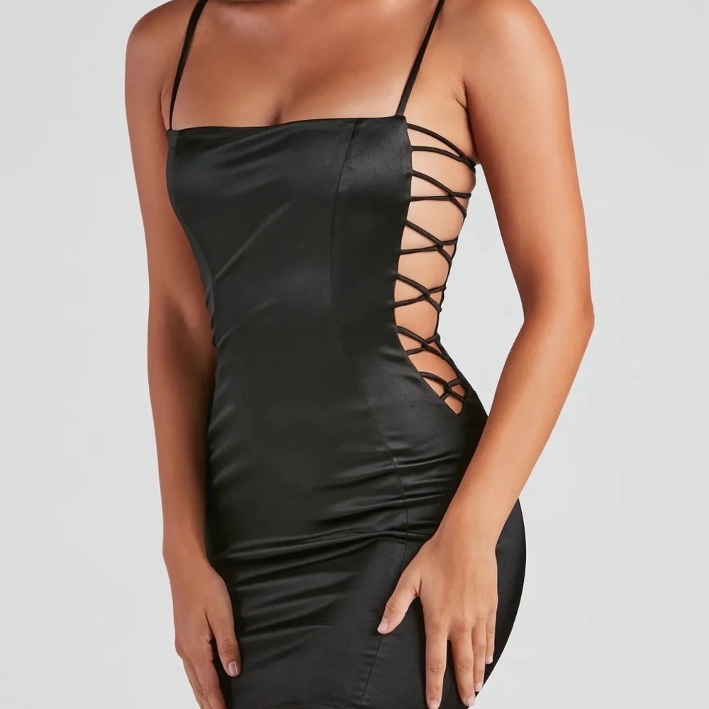 Windsor Black Open Sides Bodycon Dress - Picture 12 of 16